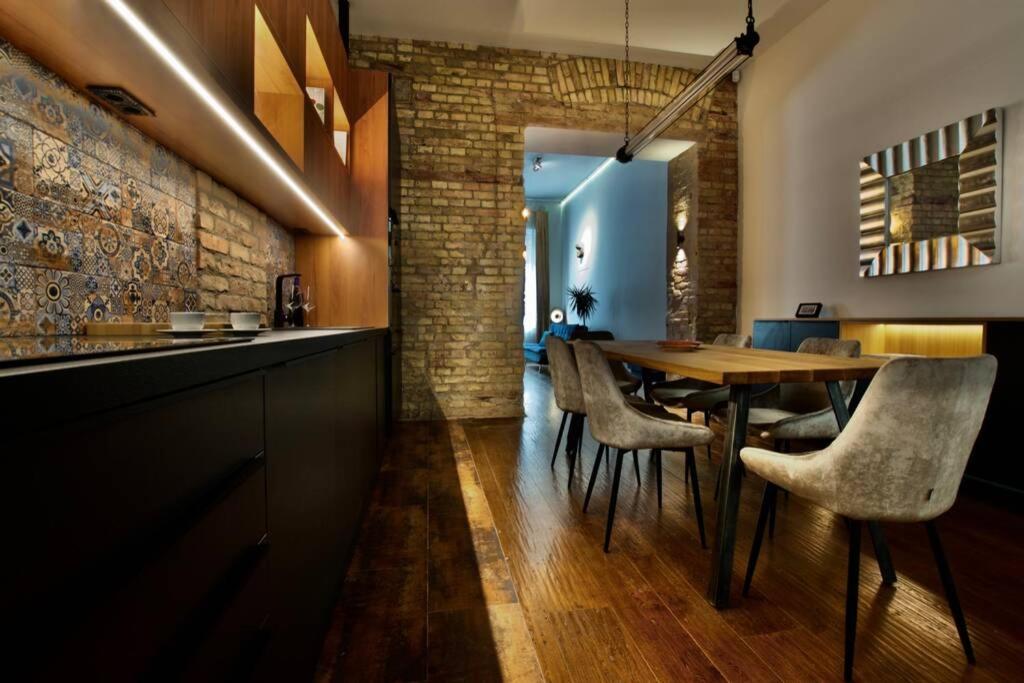 Premium Apartment By Hi5 - Best Ever ブダペスト エクステリア 写真